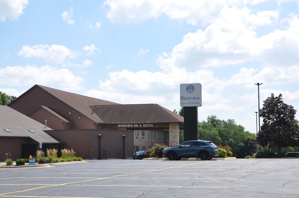 Riverview Inn & Suites, Ascend Hotel Collection in ROCKFORD - IL