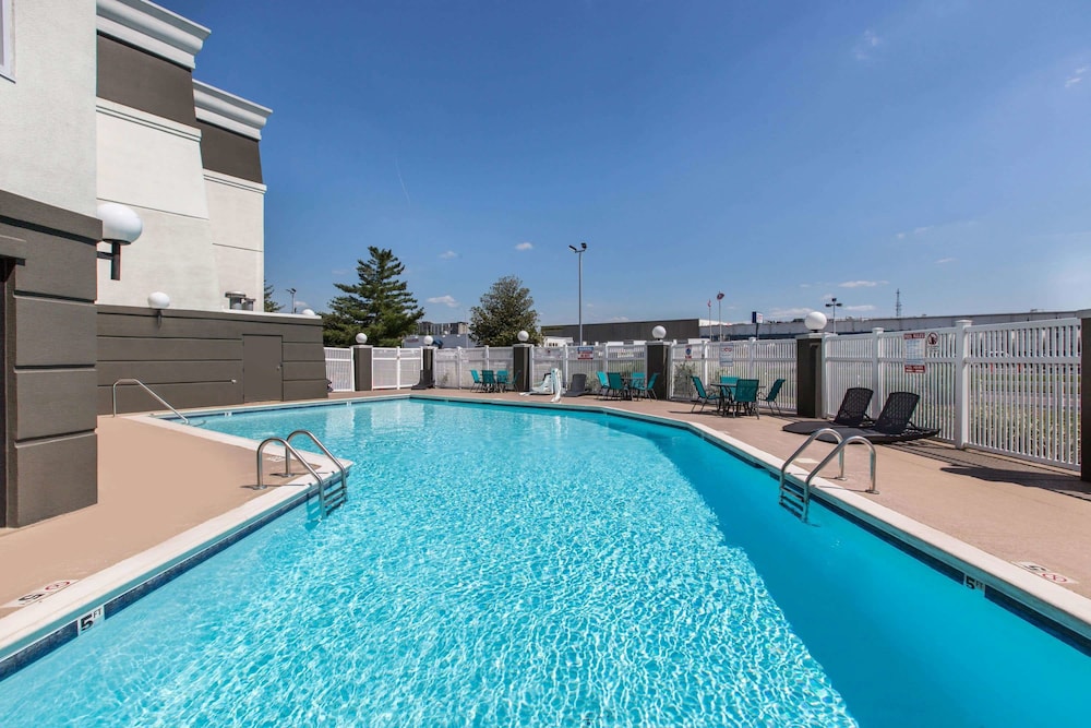 La Quinta Inn & Suites by Wyndham Goodlettsville - Nashville 2/58