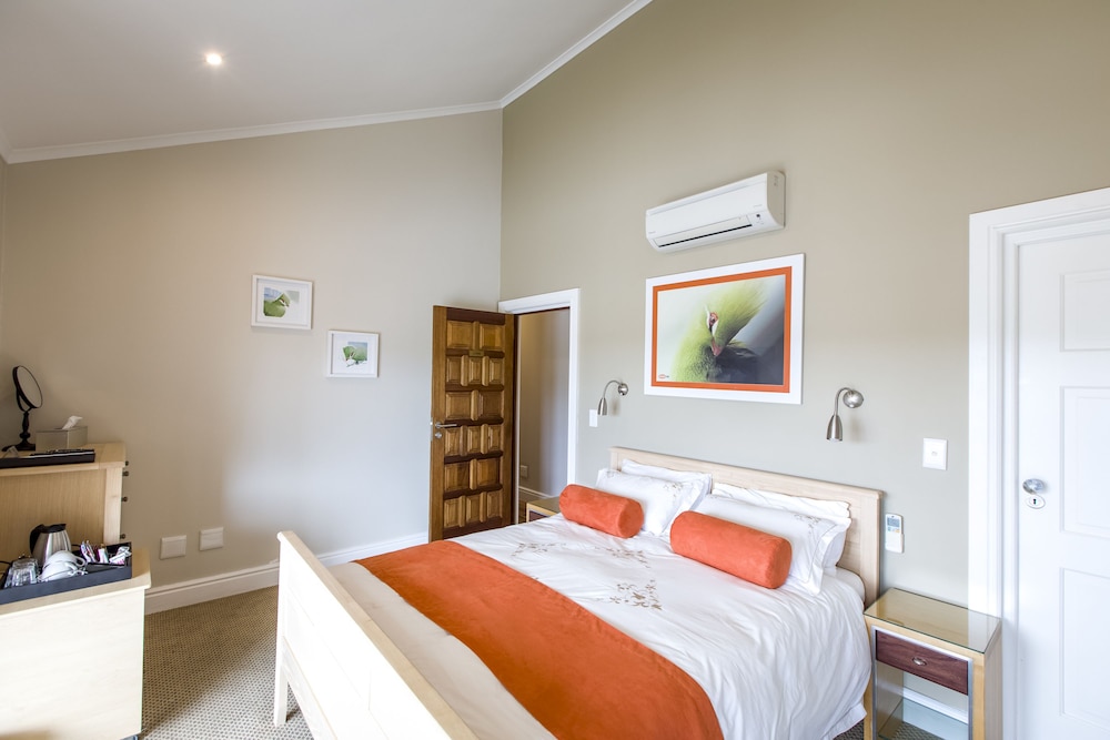 Orange Inn Knysna 12/46