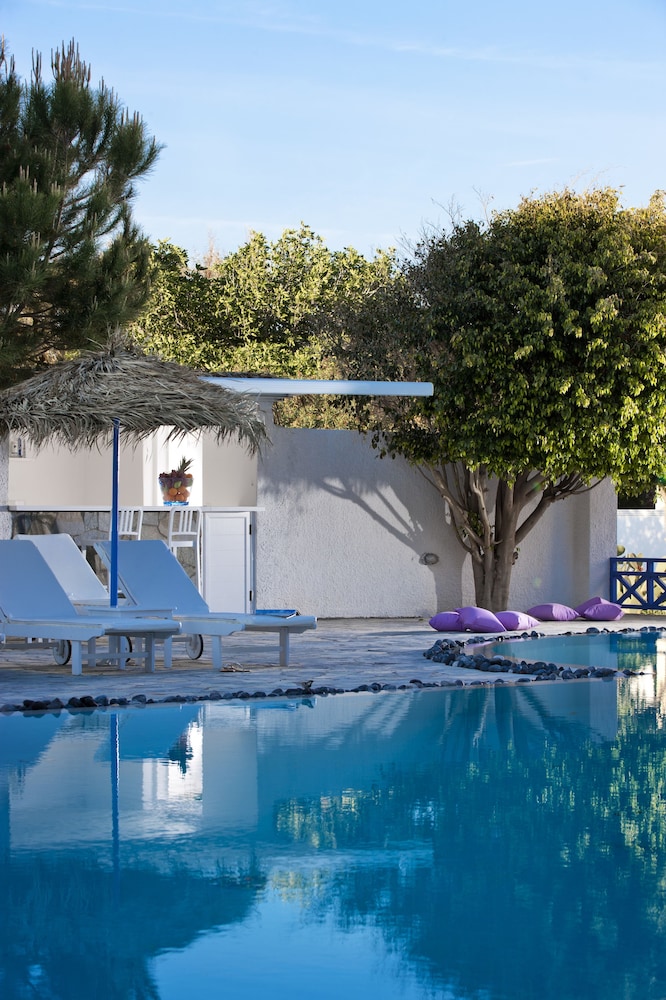 Acqua Vatos Santorini Hotel 58/63