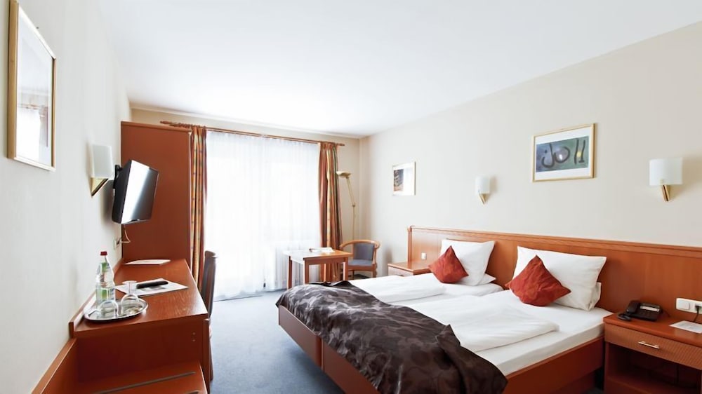 Hotel Blutenburg 16/50