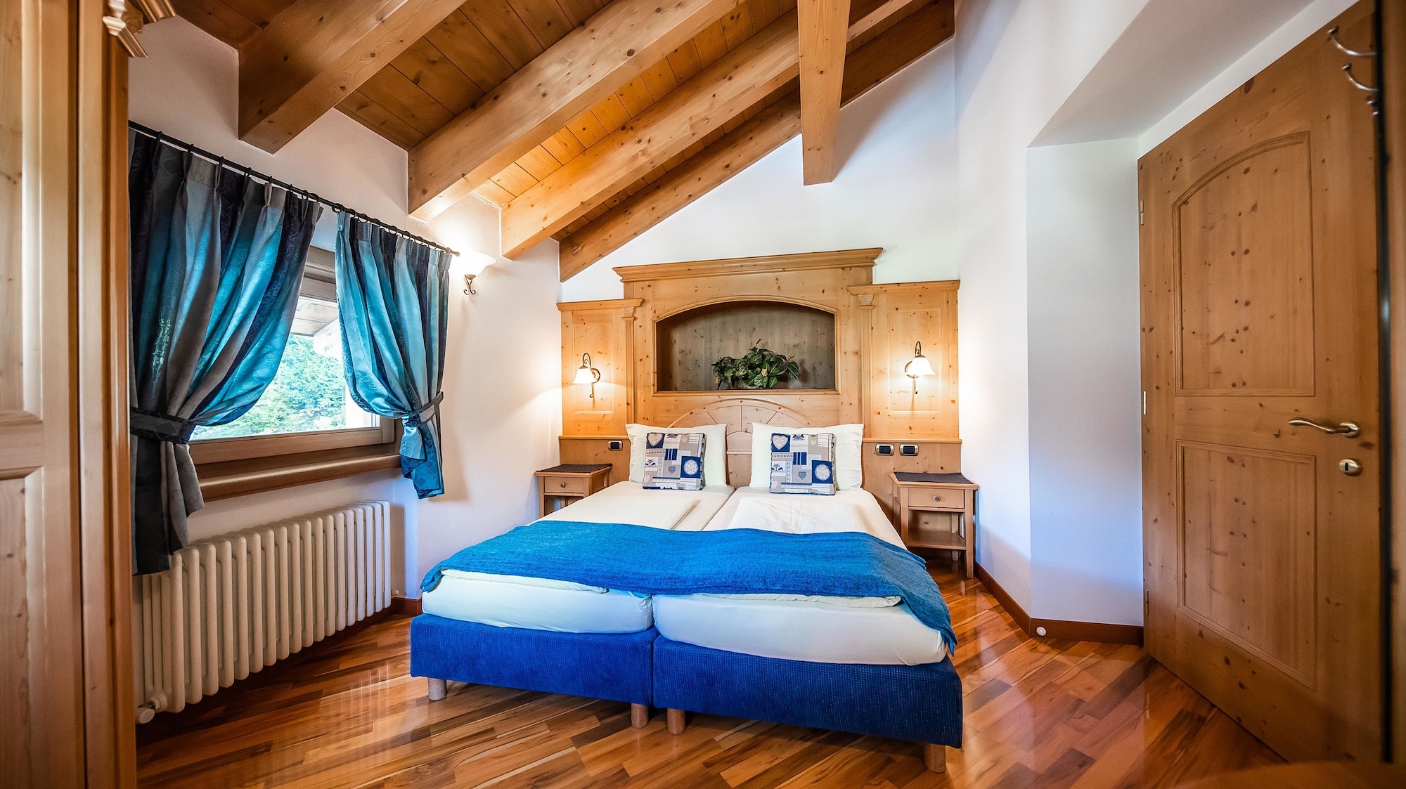 MEZZANINE, APARTMENT