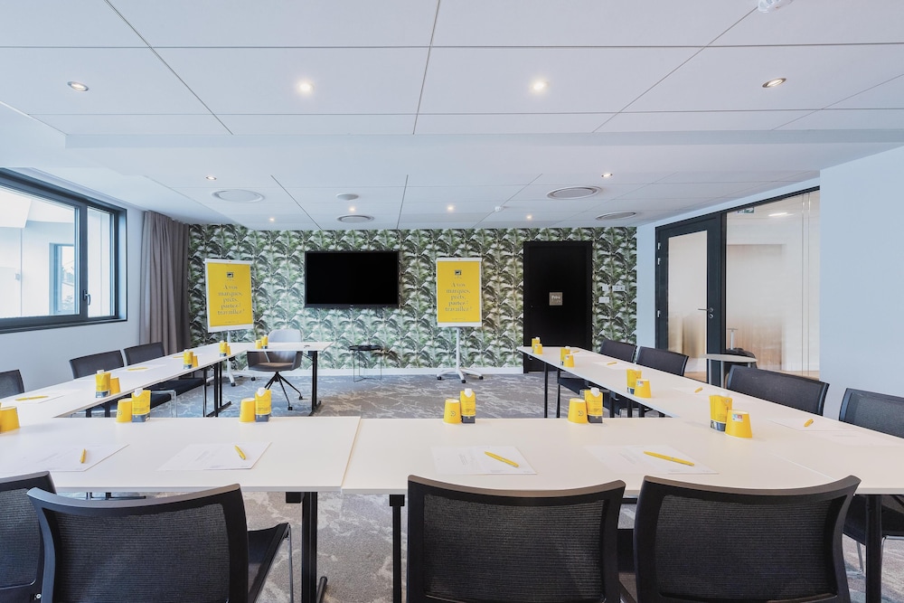Golden Tulip Lyon Ouest Techlid - Hotel & Spa 71/76