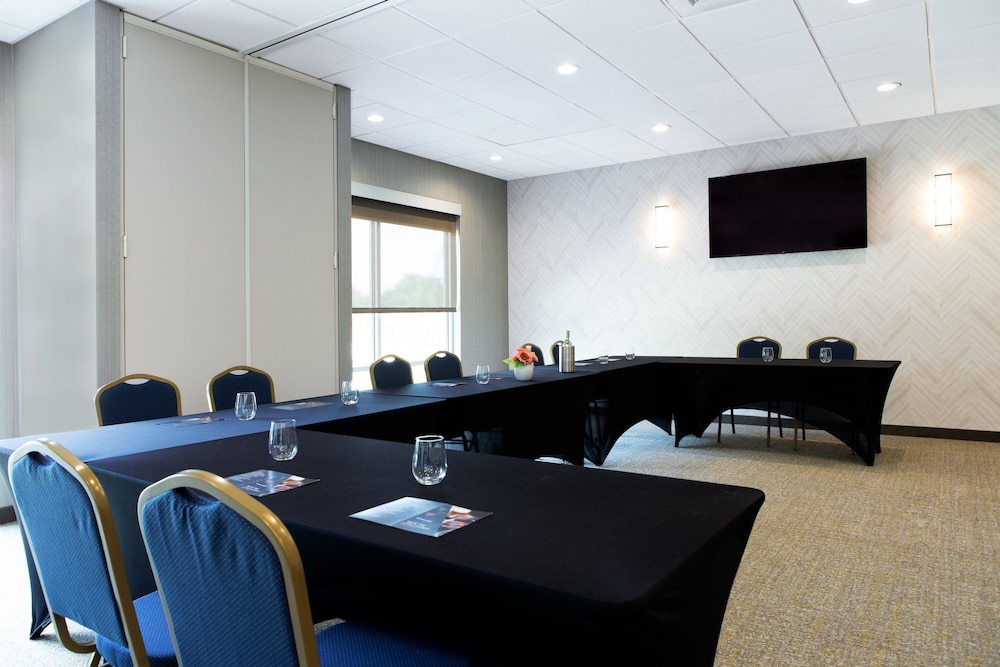 SpringHill Suites Chester 34/46