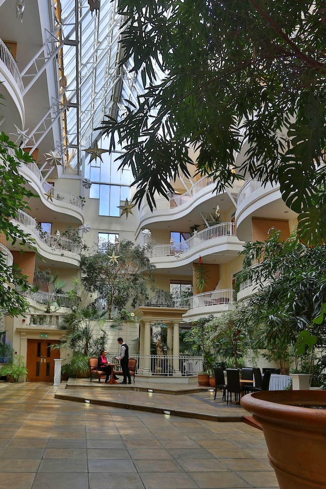 Sefton Hotel 3/50