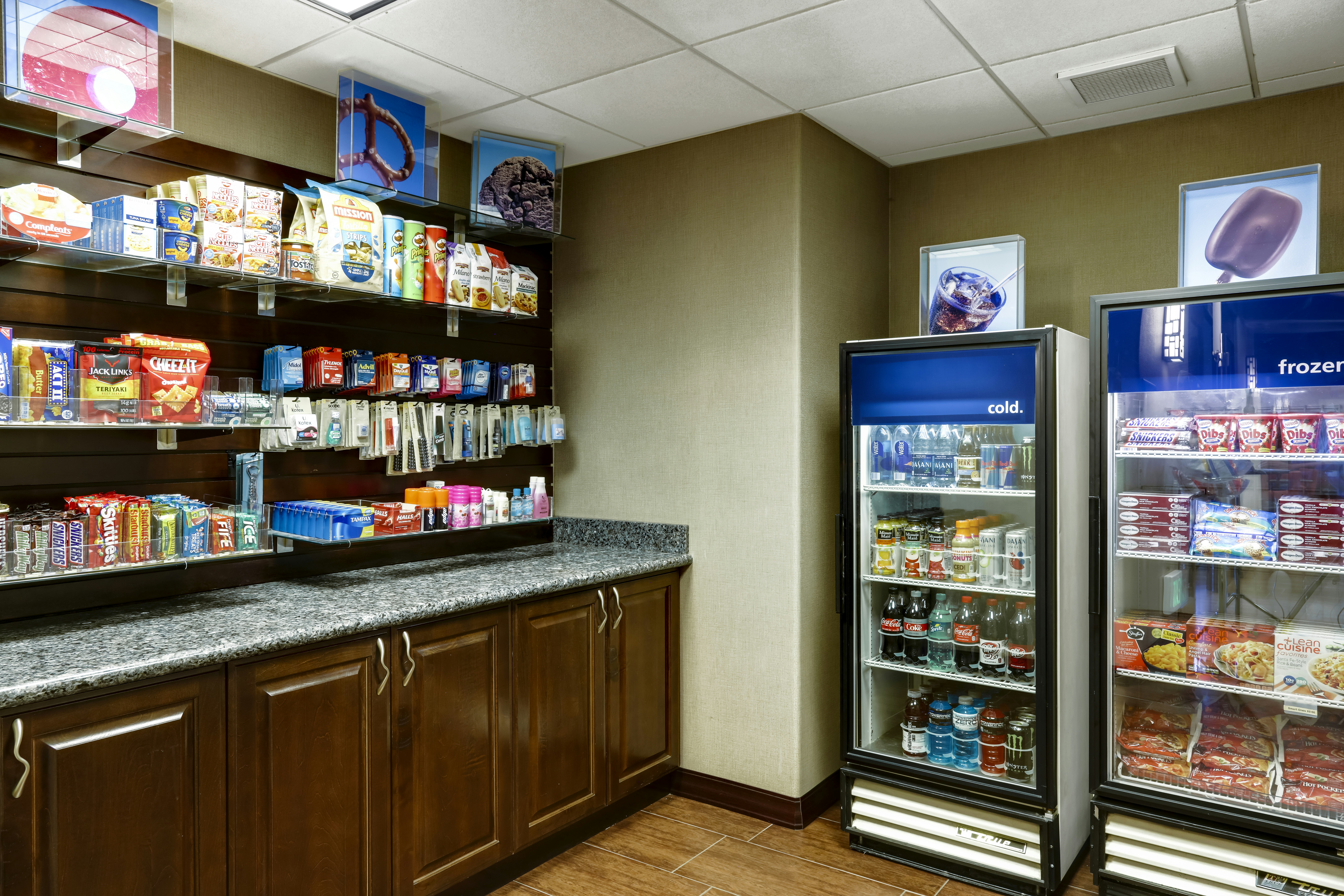 Hampton Inn & Suites Temecula 8/40