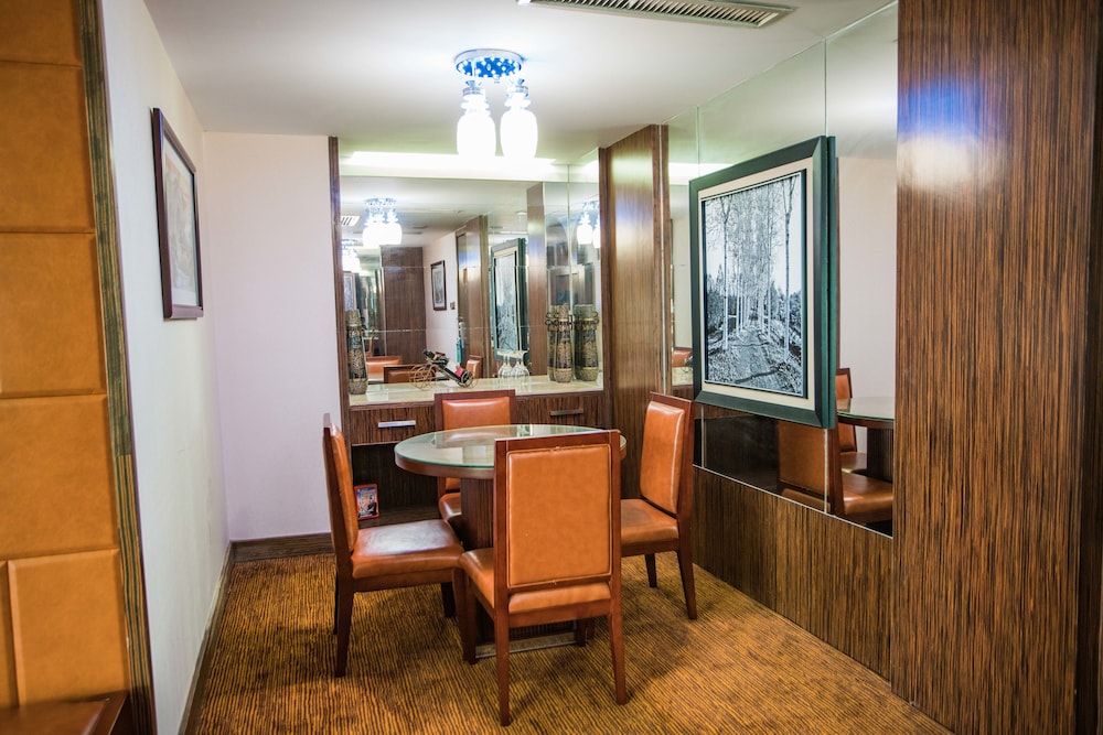 NANYANG KING'S GATE HOTEL 30/47