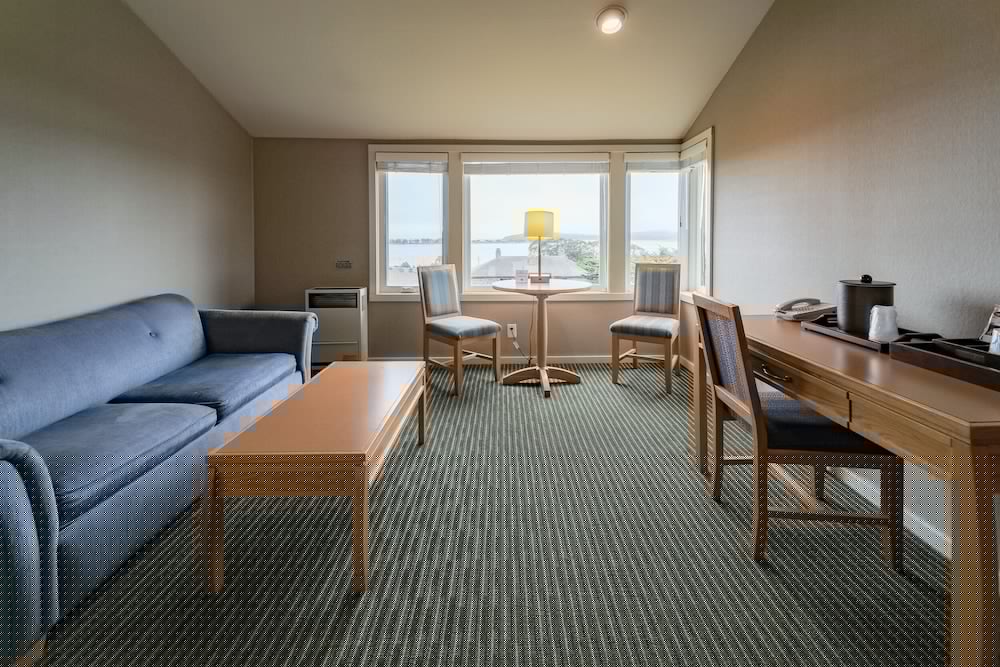 The Inn at the Tides 36/53