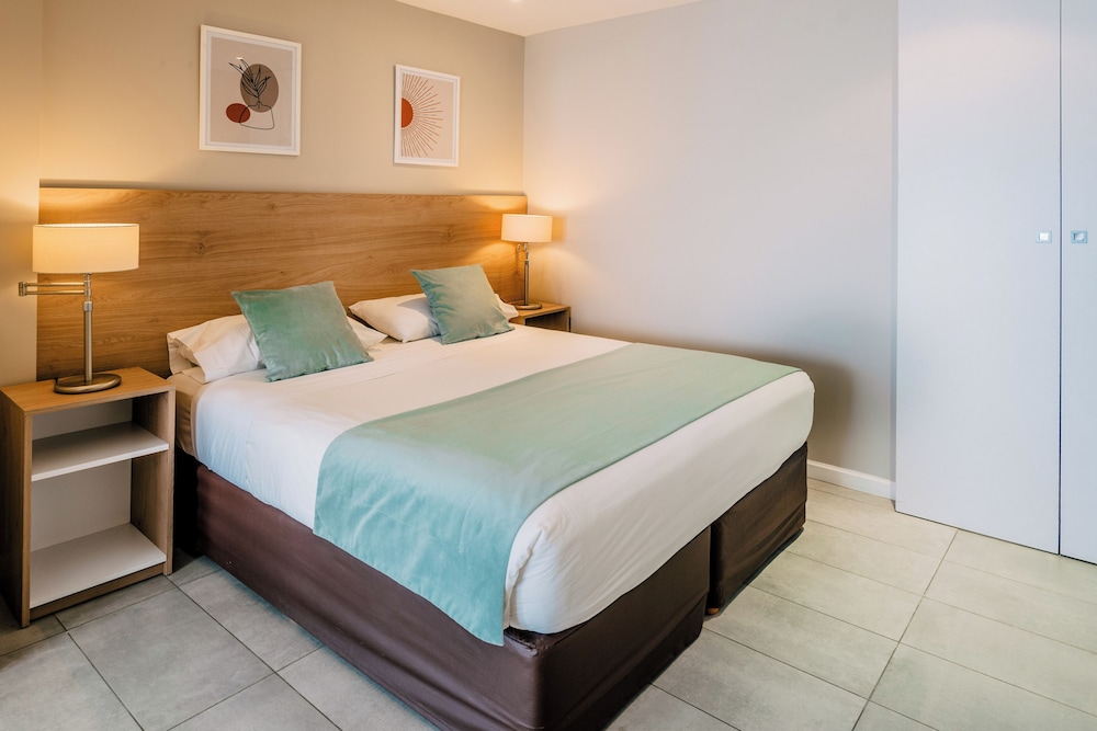 Family, Apartment, Double and Twin Beds, Bay View، Departamentos La Vela 3/5