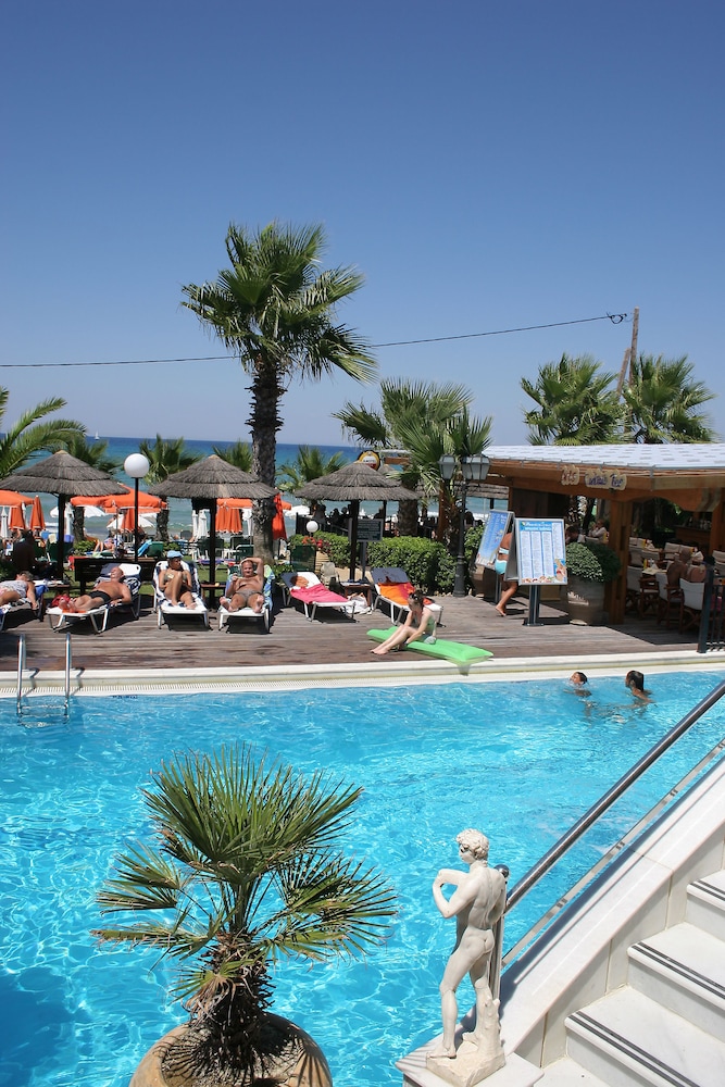 Phoenix Beach Hotel 61/72