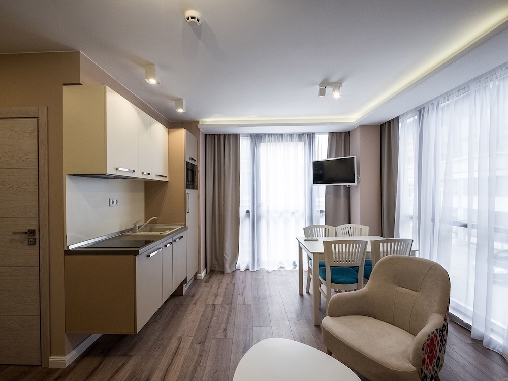 Caro Aparthotel 26/50