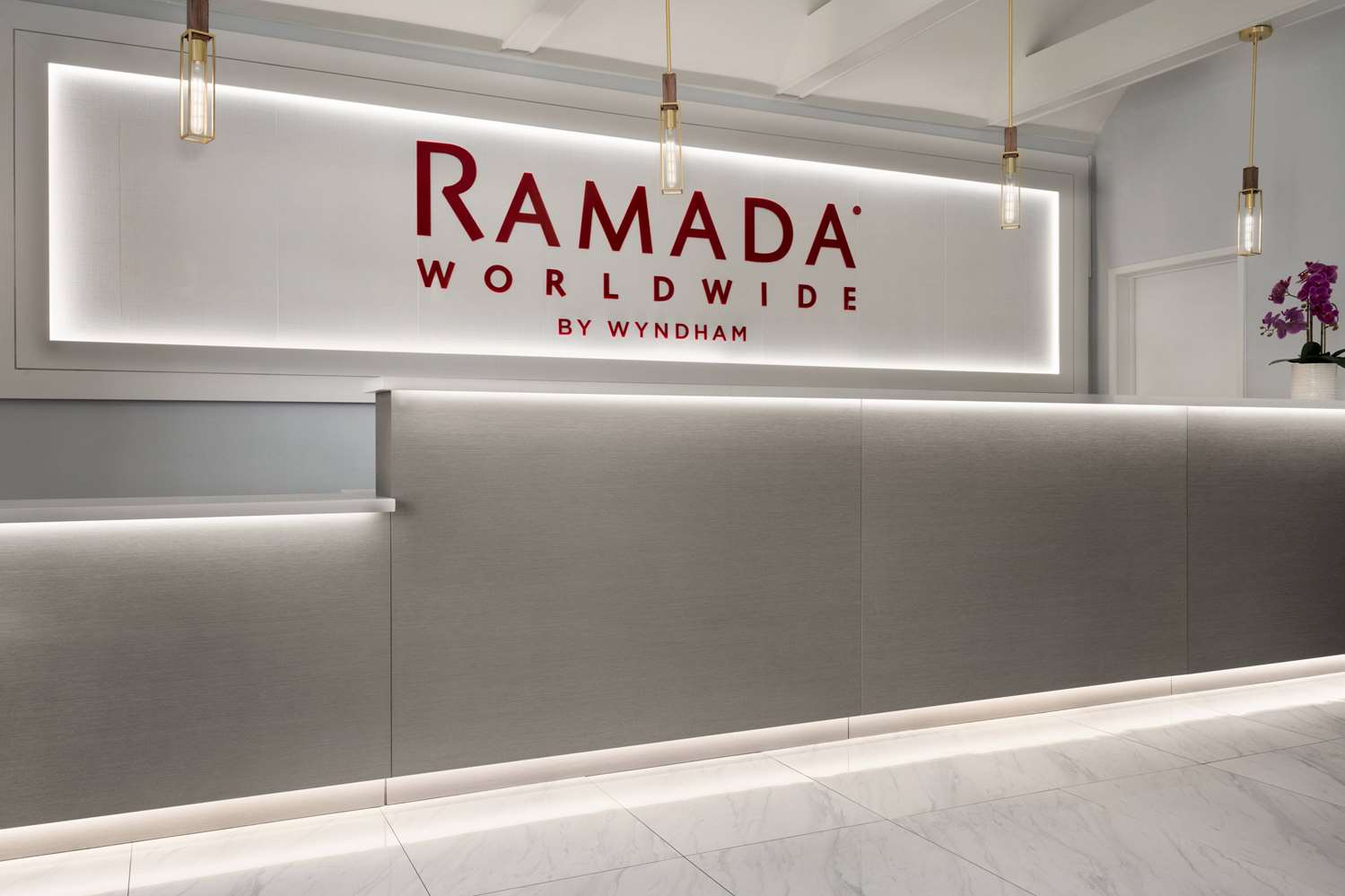 Ramada by Wyndham Anaheim Convention Center 4/40