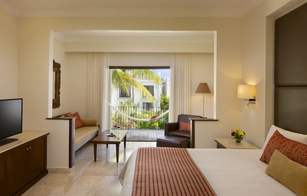 Dreams Tulum Resort Spa All Inclusive 10/70