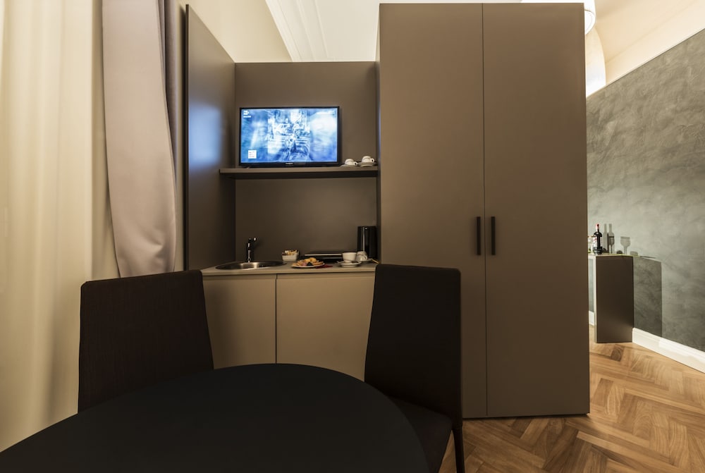 Daphne Guest Hause 33/41