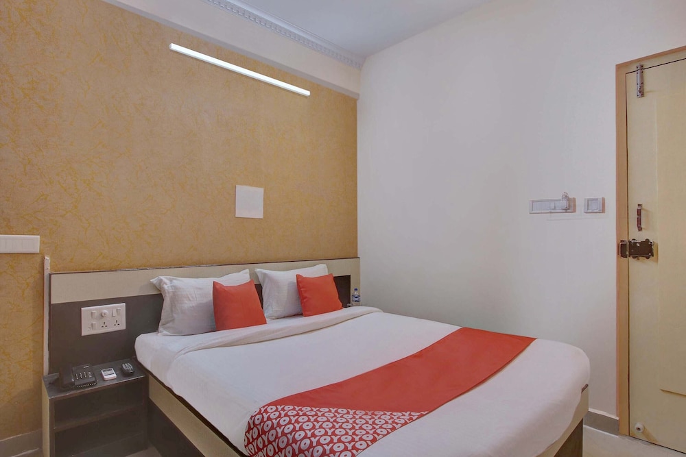 Oyo 24259 Hotel Blue Inn 12/35