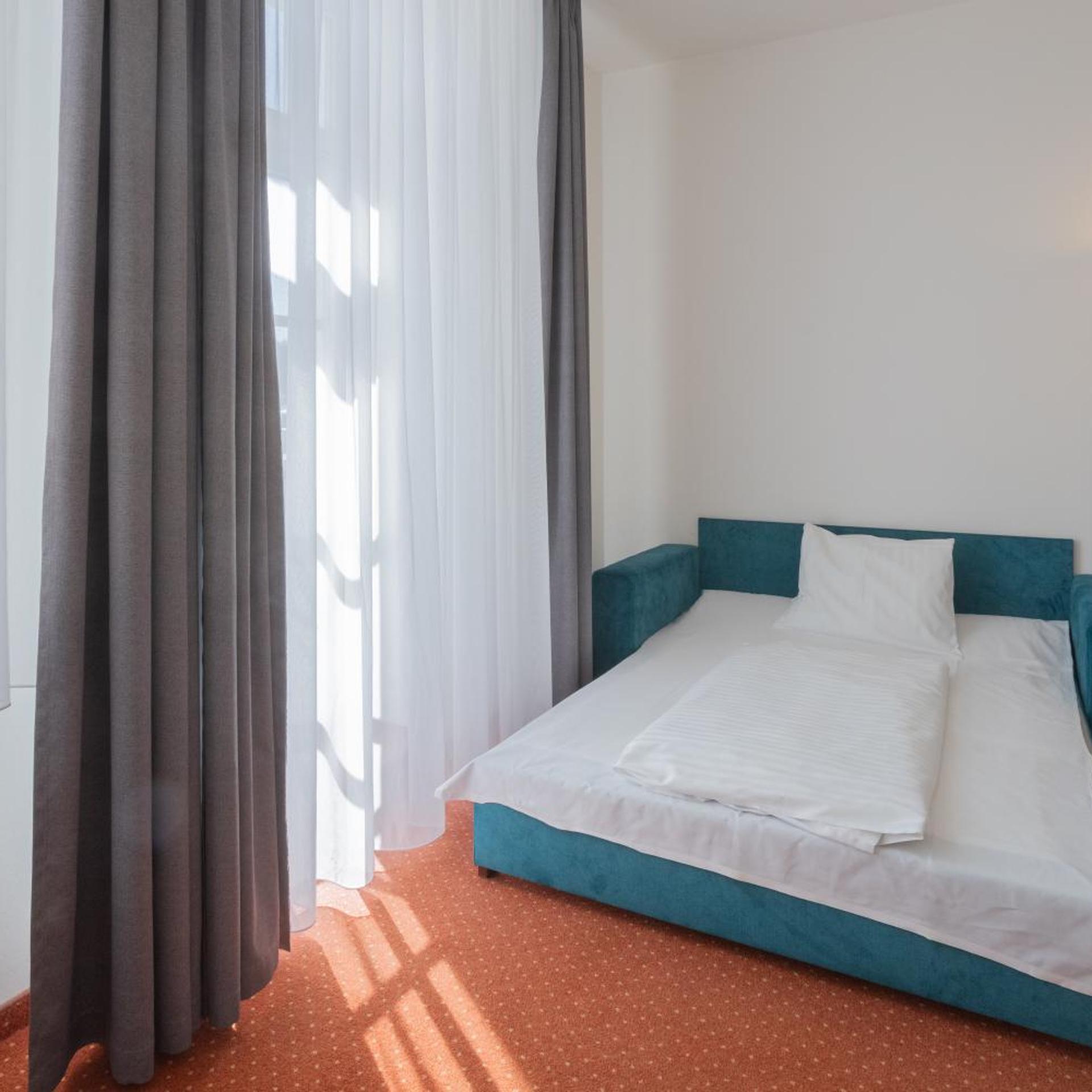 Flora Hotel 14/60