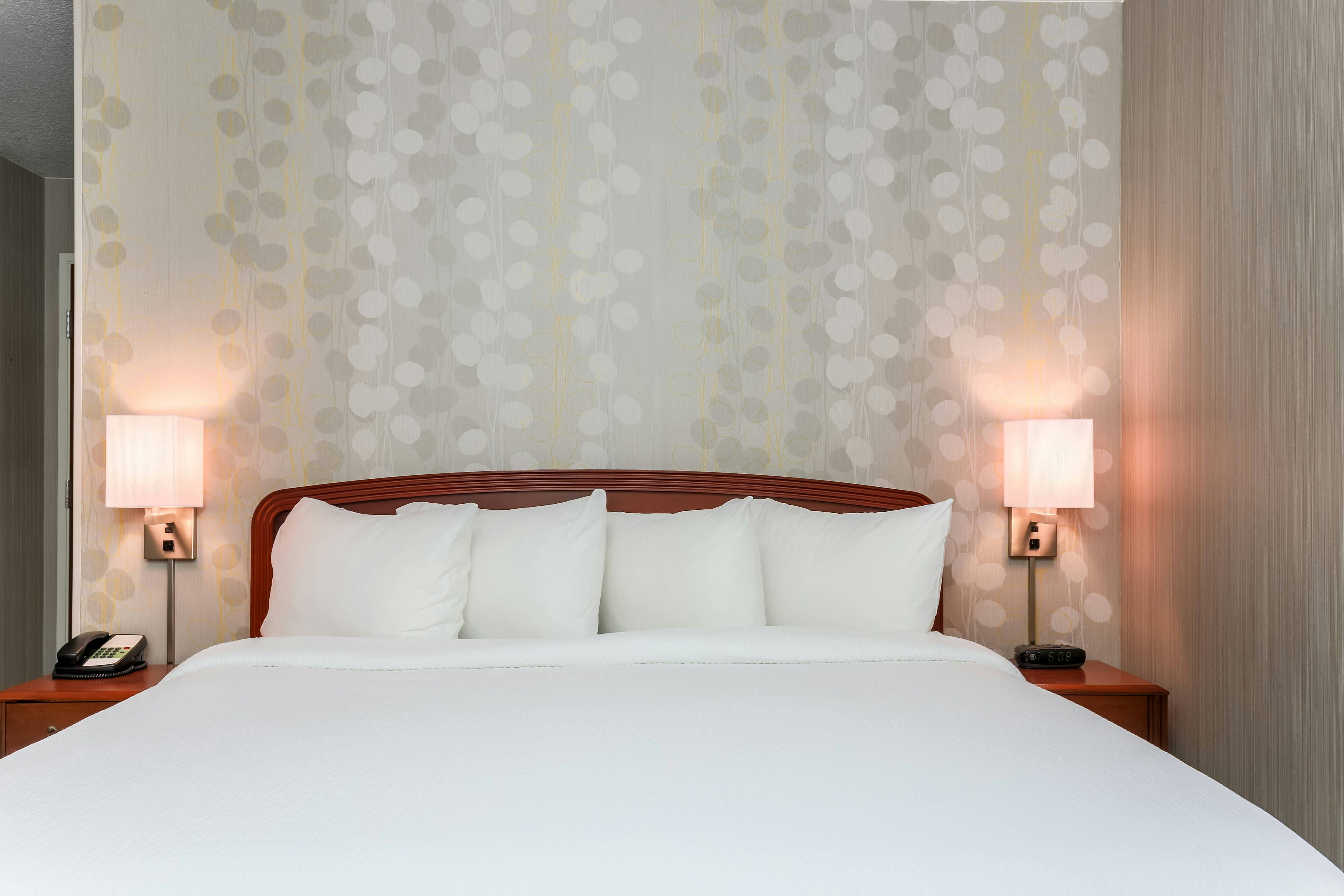 Courtyard by Marriott Roseville Galleria Mall/Creekside Ridge Drive 5/28