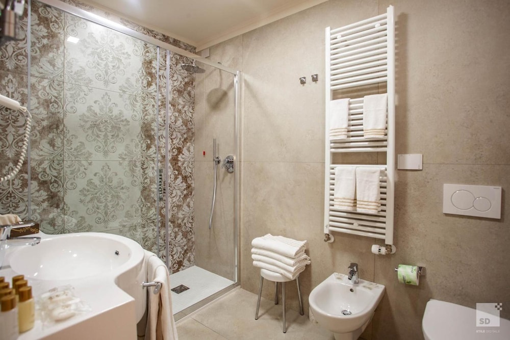 Hotel Cavour 46/49
