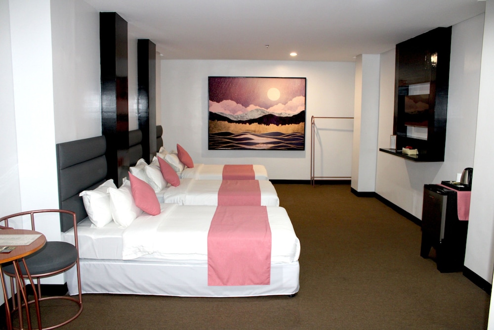 Palette Angeles, Clark International Airport, Formerly Boss Hotel 34/61
