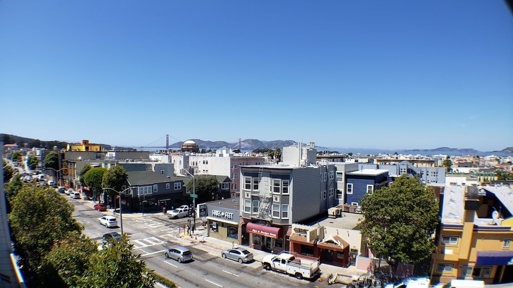 Presidio Inn 2/33