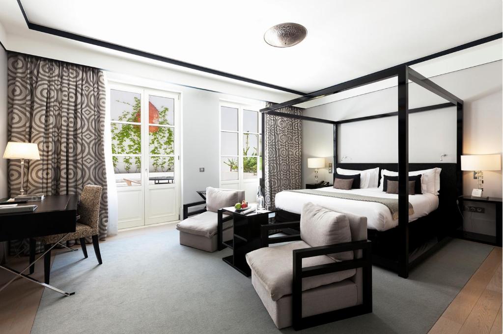 Deluxe, Single, Double Bed