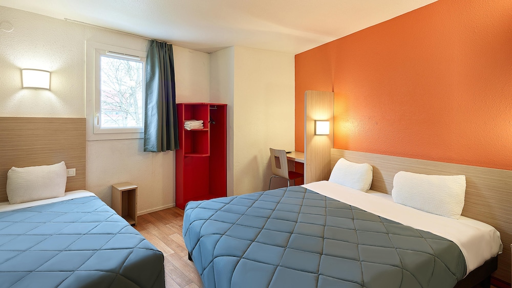 Standard, 1 Double and 1 Single Bed