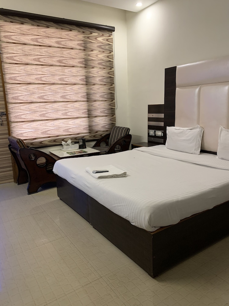 Hotel Citi Heights 29/41