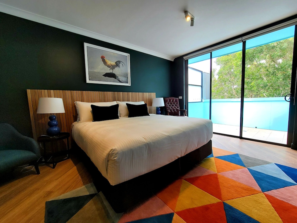 BLUE, SUITE, BALCONY