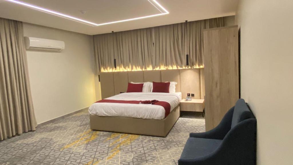 2 Bedrooms, Suite