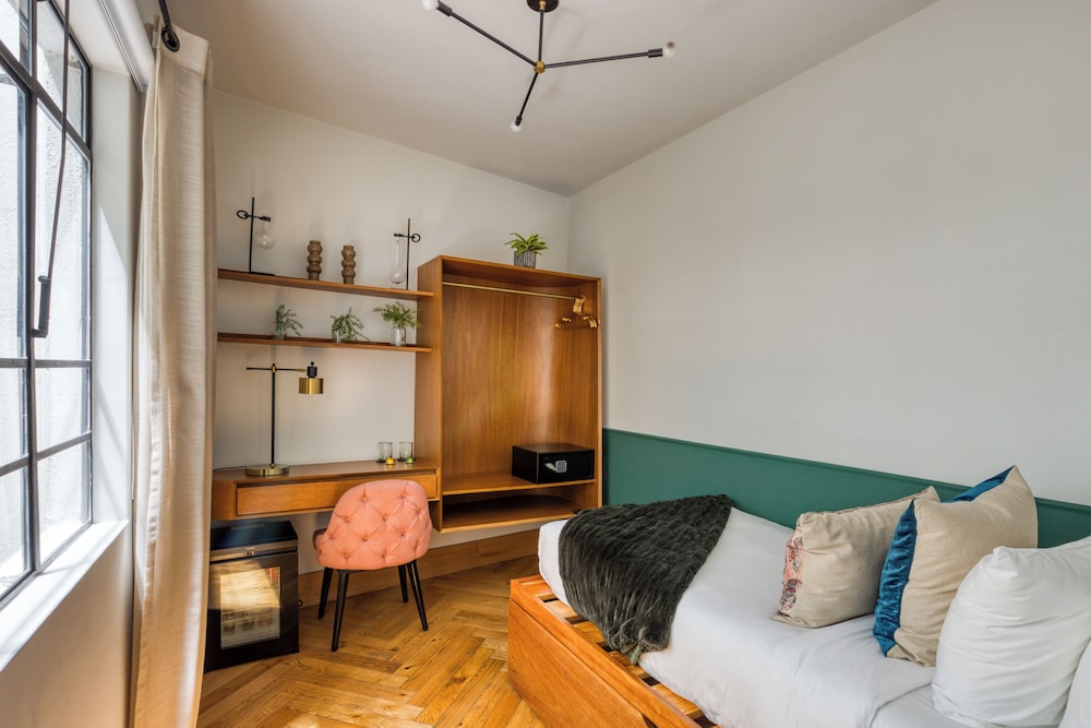 Suite, 1 King and 1 Single Beds, Murphy Bed، Casa Altata 6/10