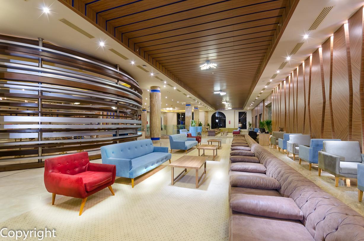 Hotel Titanic Royal 44/63