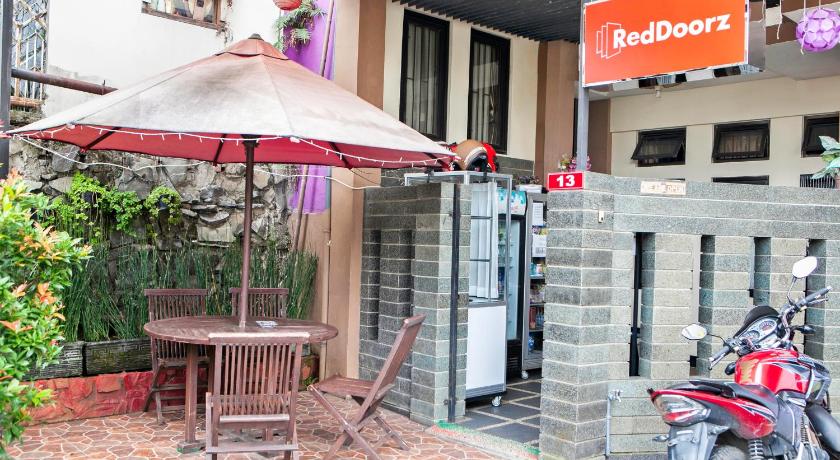 Reddoorz Plus Near Isola Upi 2/30