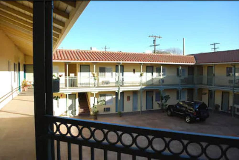 Bella Capri Inn 1/58