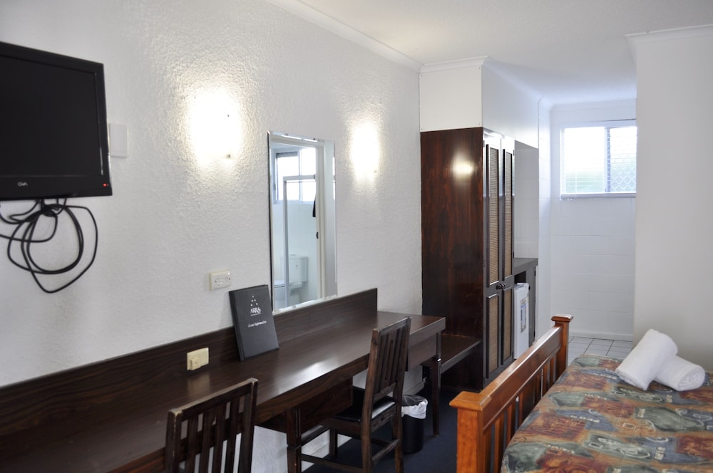 ALEXANDRA PARK MOTOR INN 37/65