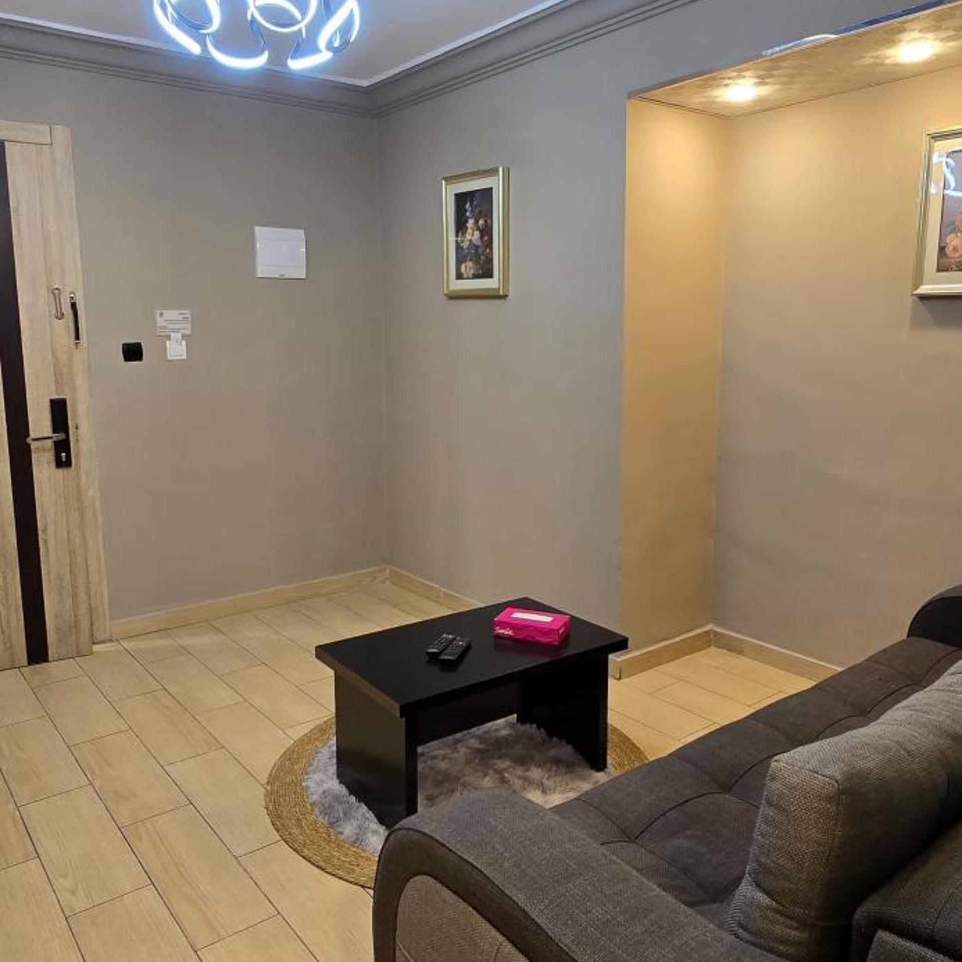 Balcony Hotel and Suites 29/49