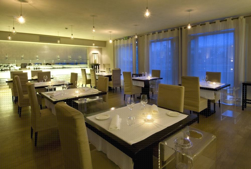 Hotel Carducci 76 62/75