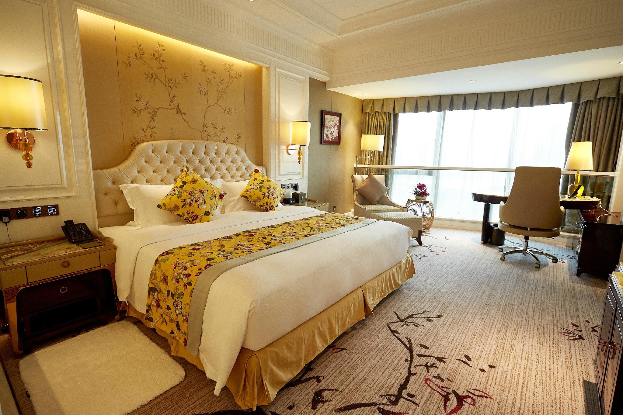 Deluxe, Executive, King Bed