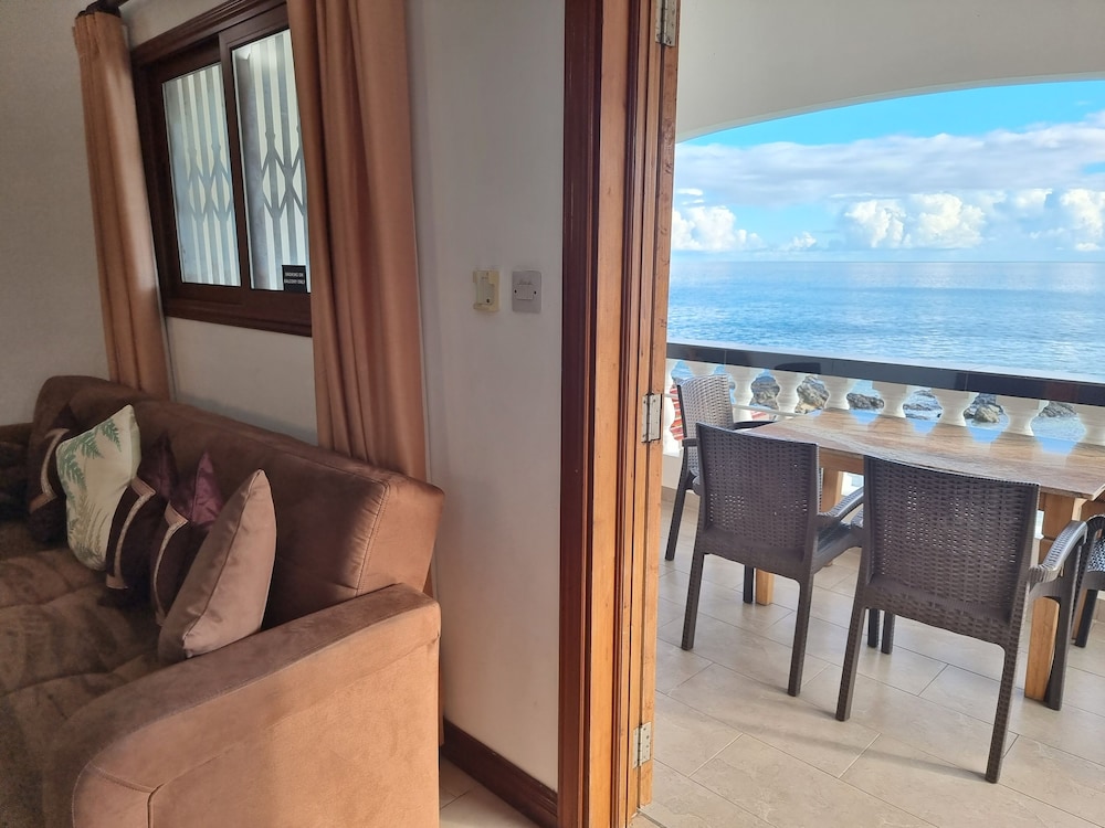 The Drake Seaside Apartment 18/41