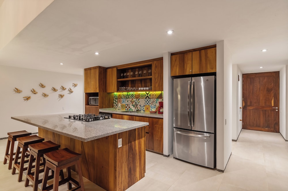 Marea Beachfront Villas 8/50