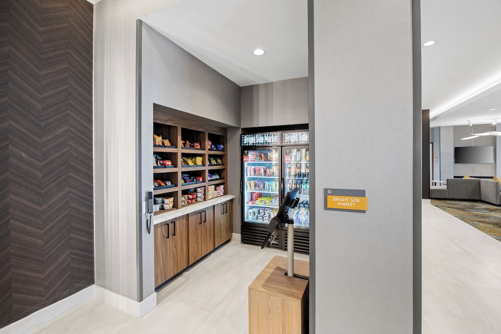 La Quinta Inn and Suites by Wyndham La Habra 34/60