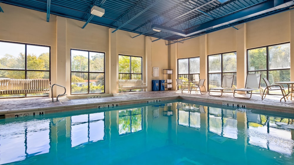 Best Western Louisville East Inn & Suites 4/38