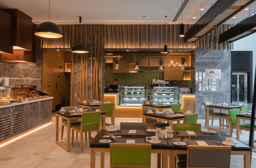 Al Khoory Courtyard Hotel — 5