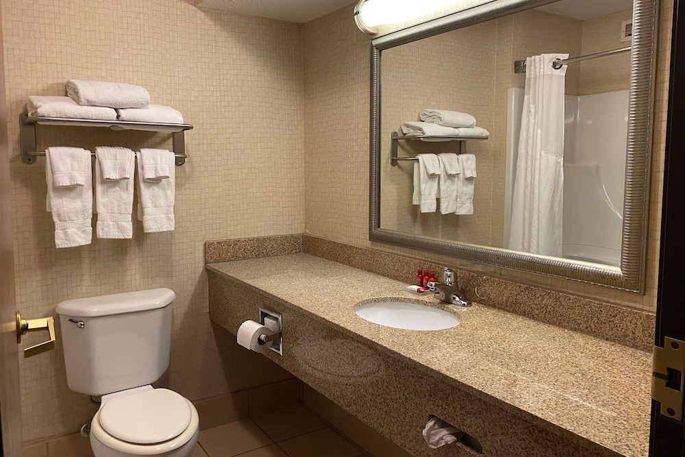 Wingate by Wyndham Ashland 21/24