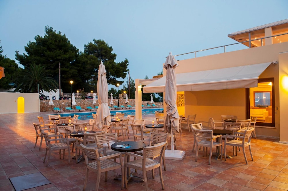 Alonissos Beach Bungalows And Suites Hotel 32/50