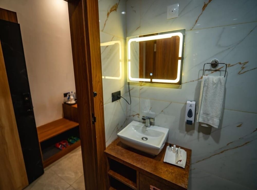 Hotel Mariya International 27/27
