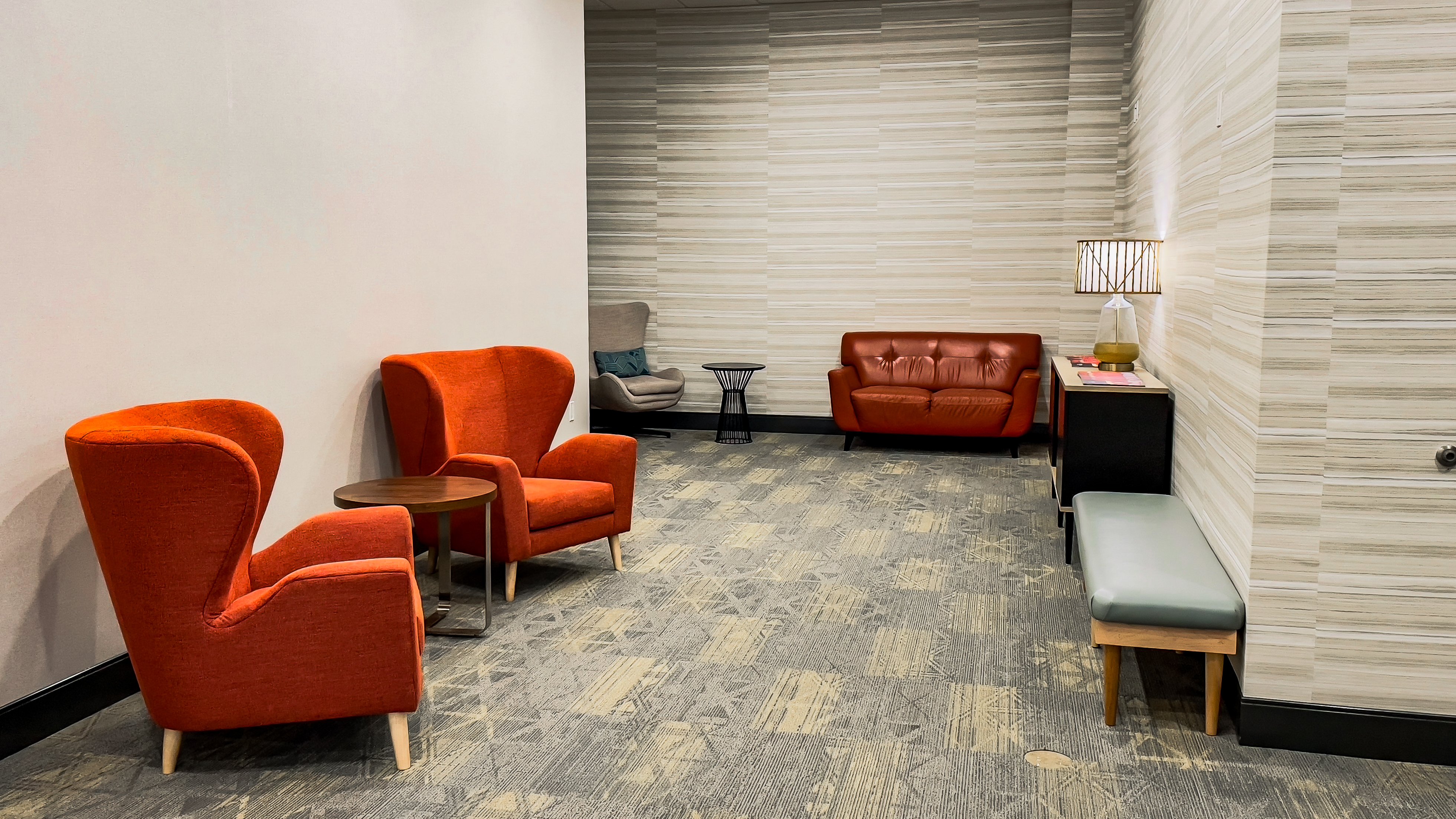 Holiday Inn Omaha Downtown-Airport 58/77