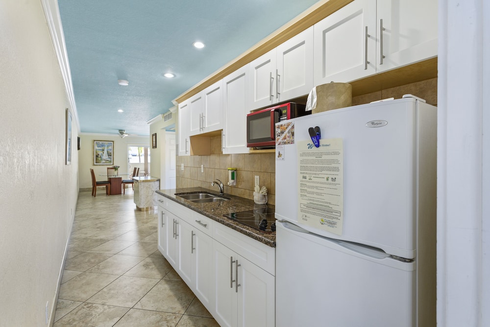 Bay Palms Waterfront Resort - Hotel and Marina 7/70