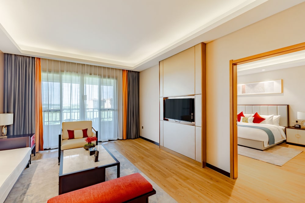 Howard Johnson Lakeview Hotel Huaibei 32/48