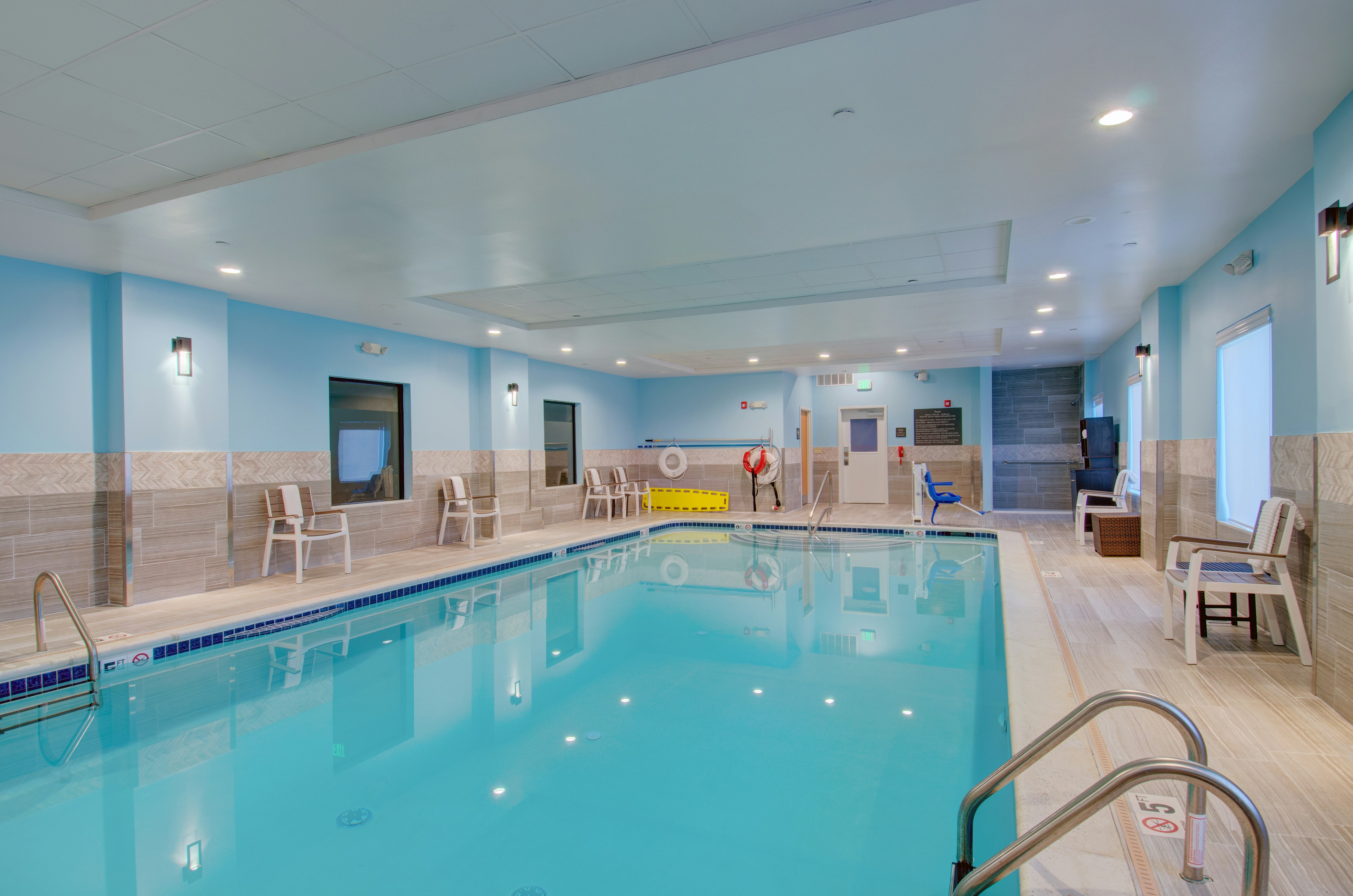 Hampton Inn Suites Boston Stoughton 13/41