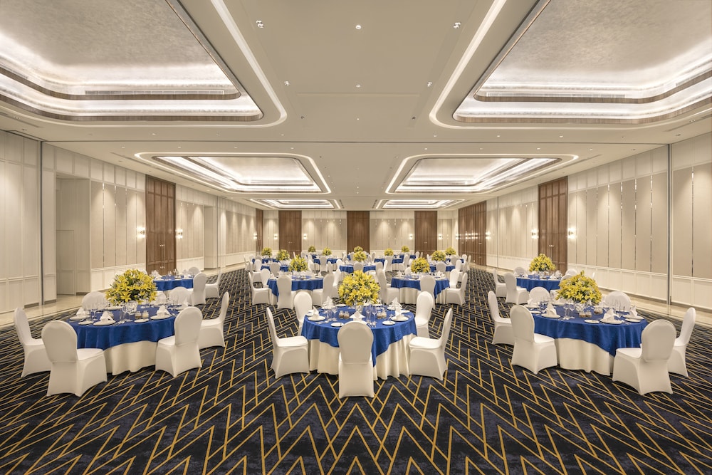 Aurika by Lemon Tree Hotels, Mumbai International Airport 40/50
